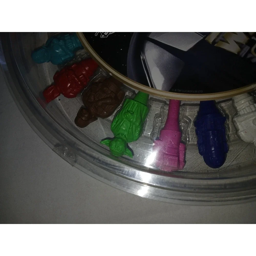 Disney Park France Exclusive Star Wars‎ 24 Character Crayon Set